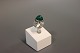 Sølvring i sterling med grøn cabochon slebet agat designet af Bjørklund. 