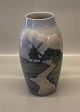 Bing & Grøndahl B&G 8793-243 Vase med gl. mølle og bondegaard 24,5 cm 