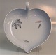 B&G Blue Faling Leaves porcelain 199 Heart shaped dish w handle 23 cm