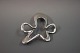 Georg Jensen. Splash - broche udført af sterlingsølv. Nr. 321. Designet af Henning Koppel.   5000 m2 udstilling. 