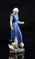 B&G  figur2220Pige fodre høns