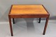 Lampebord/Sidebord i palisander designet af Hans J. Wegner og produceret af Andreas Tuck.5000m2 udstilling.