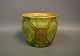 Keramik vase med grøn glasur og mønster på siderne fra 1960erne af Herman Kähler. 
