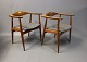 2 CH-35 stole designet af Hans J. Wegner i 1959 og fremstillet hos Carl Hansen & Søn.5000m2 udstilling.