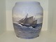 Royal CopenhagenStor vase / urtepotte med sejlbåd fra 1923-1928