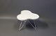 Blomster bord i hvid designet af Christine Schwarzer fra Swedese.