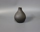 Mørkebrun keramik vase stemplet Dagma.5000m2 udstilling.
