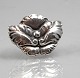 GJ broche