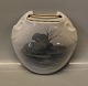 B&G 115 Art Nouveau væg vase - 18 x 18 cm buskads ved sø