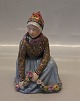 Kongelig Dansk Egnsfigur 12413 Kgl. Pige med blomster fra Fanø 14 cm Overglasur Carl Martin-Hansen (1877-1941)