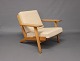 Armstol, model GE290,  af Hans J. Wegner og GETAMA.5000m2 udstilling.