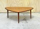 Trekantet sidebord i teak 