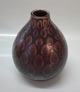 Aluminia kunstfajance 2633 Marselis Brun Vase, pæreformet med små ovaler 13 cm Nils Thorsson 1953