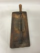 Tobaksskærer, antikTræ med kraftigt jern-skærL: 33,5cm, B: 15cm