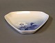 Small triangular dish in Christmas Rose by Bing & Grøndahl, no.: 52D.