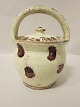 Barselspotte/barselsspand, alsisk, inkl. lågFra ca. 1850Barselspotten er en krukke til mad, og blev brugt til at bringe mad til kvinden