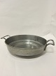 Tinfad med 2 håndtagFra 1807Stemplet (se fotos)Diam: 28cm, med håndtag 37cm