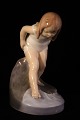 Badende pige , porcelæns figur fra Royal Copenhagen.(før 1923)