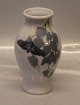 Kongelig Dansk 1577-2290 Kgl.  Art Nouveau Vase med møl  19 cm - natsværmer?