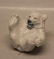 Kongelig Dansk Stentøj 247 Kgl. (1003247) Hvid Bjørneunge på ryggen med pote mod pote Knud Kyhn/ Jeanne Grut 22747 (0347)