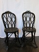 Fletstole2 smukke, sorte fletstoleFra ca. 1880Bemærk de flotte fletsæder (ikke ens)Stolen til venstre: Dkr. 425,-Stolen til højre: Dkr. 550,-