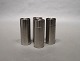 Salt og peberbøsse samt salt og peberkværn fra serien Cylinda Line designed af Arne Jacobsen for Stelton.