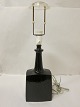 BordlampeSmuk bordlampe fra Knabstrup, Danmark (1897-1988)Design: Arne BasseH: 34,5cm uden fatningBemærk: Kantslag