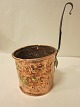 Kobber opøserAntik opøser af kobber med reparationer af messingFra ca. 1800H inkl. hank: 27cm"Koppens" højde: 13cm, diam: 14,5cm