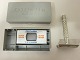 Gillette barberskraber "Army"Gillette barberskraber i original æskeModel: ArmyL: 10,5cm, B: 5cm, H: 1,5cmVi har et stort udvalg af gammelt barbergrej, frisørudstyr o.l.Kontakt os for yderligere information