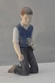 B&G figur 2346Dreng på knæ18 cm