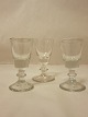 Snapseglas, Wellington Antikke Wellington snapseglas, fra ca. 1900H: 8cm (2 stk)H: 9cm (1 stk, dette glas har et rosa skær)