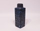 Keramik vase i forskellige blå nuancer af Nils Thorson for Royal Copenhagen, nr.:104/3455. 5000m2 udstilling.