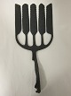 ÅlejernGammelt ålejernL: 37cm, B: 16cmBemærk: Håndtag ikke helt intakt