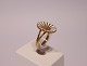 Marguerit ring i forgyldt 925 sterling sølv og emalje, stemplet BH af Bernhard Hertz.