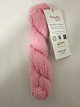 Andean Mist Økologisk BomuldAndean Mist bomuld er et certificeret økologisk naturprodukt fra Peru.Den viste farve er: Dolce Pink, Farvenr. 14001Prisen er pr. nøgle med 50 gram bomuld
