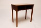 Lille sengebord i teak af dansk design, fremstillet af Flexi Møbler i 1960erne. 5000m2 udstilling.