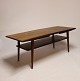 Sofabord i teak med kakler i mørke farver af dansk design fra 1960erne.