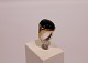 Forgyldt ring med onyx og af 925 sterling sølv.5000m2 udstilling.