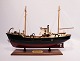 Modelskib af et fransk Chalutier/Trawler, i flot brugt stand.5000m2 udstilling.
