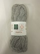 QoperfinaQoperfina er et 100% naturprodukt fra Peru, som består af økologiske bomuldsfibre og alpakafibre blandet med naturlig kobber.Den viste farve er: Silver (Denne farve er solgt)Prisen er pr. nøgle med 25 gramQoperfina