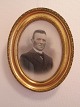 Ramme med bladguldAntik smuk ramme med bladguld, inkl. gammelt foto. Starten af 1900-talletH: 36cmB: 28,5cmGod stand