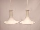 Et par små "Mandarin" pendler designet af Michael Bang for Holmegaard/Royal Copenhagen.