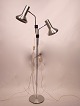 Standerlampe af stål og dansk design fra 1960erne.