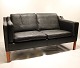 Sort læder 2 personers sofa, model 2212, af Børge Mogensen og Fredericia Furniture.5000m2 udstilling.
