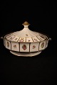 Rund låg skål i "Henriette" fra Royal Copenhagen.år 1850-70.