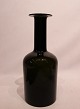 Stor mørkegrøn glas vase af Otto Brauer for Holmegaard.5000m2 udstilling.
