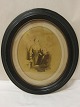 Ramme af papmaches med gammelt fotoAntik smuk, oval ramme inkl. gammelt foto. Ca. år  1900-talletH: 40 cmB: 36 cmGod stand