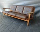 Hans J. Wegner3 pers. Sofa i egGE 290
