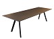 Spisebord, model Cph30, stel i sortbejdset eg og plade af sort linoleum af Ronan og Erwan Bouroullec.5000m2 udstilling.