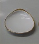 B&G  Hostrup Porcelain White with gold rim 200 Individual butter pad, seashell 8.8 cm (330)
